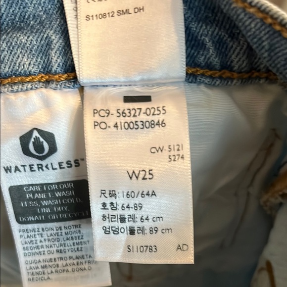 Two-Tone Denim Women's Shorts - Picture 4 of 6